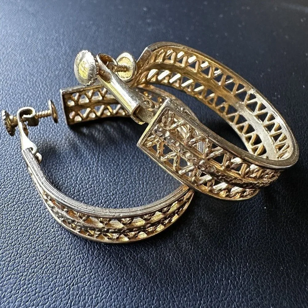 Vintage Earrings Huggie Srewback 1.125 Inch Filigree Hoop Gold Vermeil Geometric